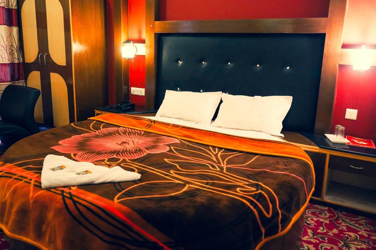 Hotel Akash Regency มะนาลี ภายนอก รูปภาพ