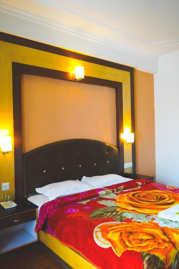 Hotel Akash Regency มะนาลี ภายนอก รูปภาพ