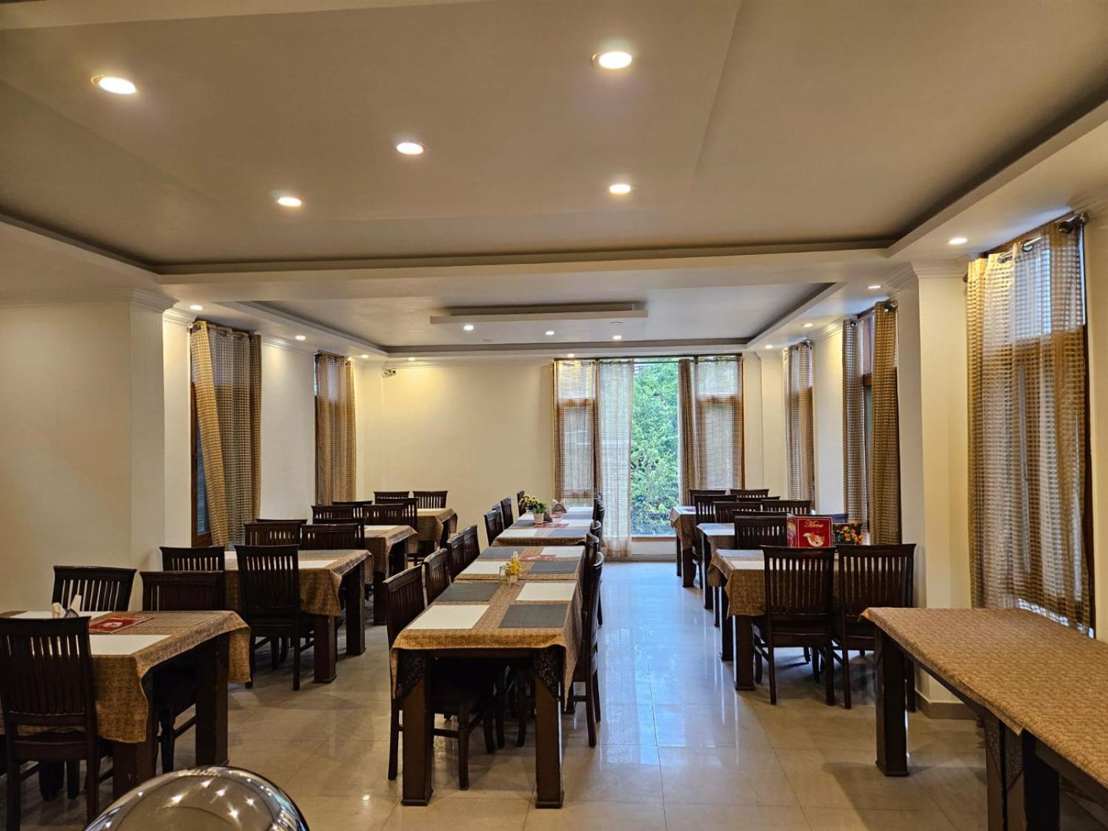 Hotel Akash Regency มะนาลี ภายนอก รูปภาพ